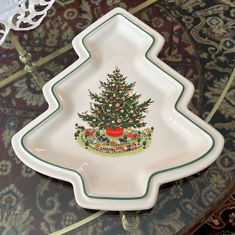 Tree Dish - Christmas Heritage by Pfaltzgraff